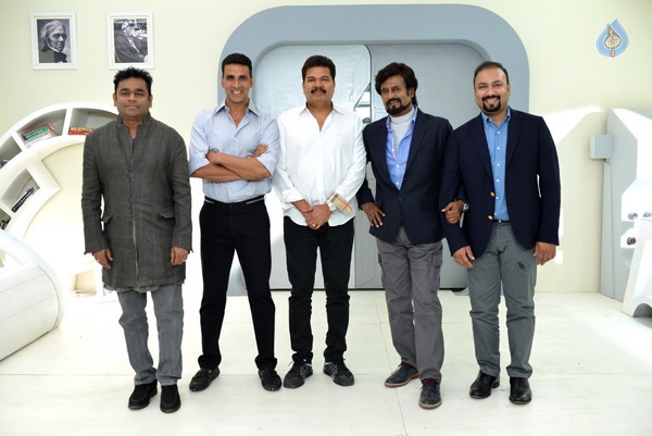 robo,robot,robo 2 movie,robo sequel starts,rajikikanth with shankar,rajinikanth and shankar robo 2 movie details  రజనీకాంత్‌, శంకర్‌ల 2.0(రోబో సీక్వెల్‌) ప్రారంభం